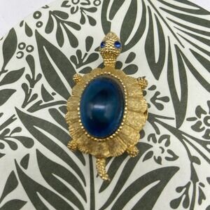 Vintage Gold Tone Turtle Brooch Blue Jelly Belly Cabochon Scarf Clip Pin